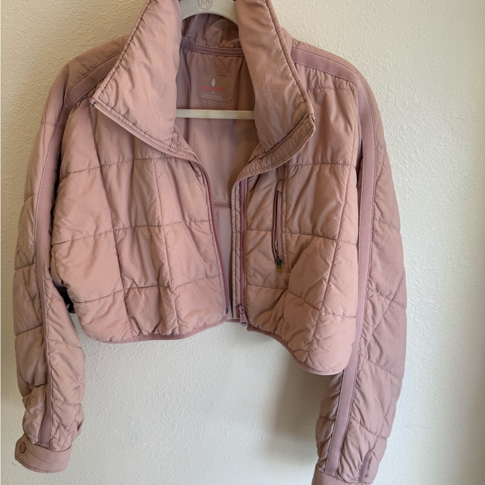 Free People Movement cropped quilted puffer – S (dusty rose)